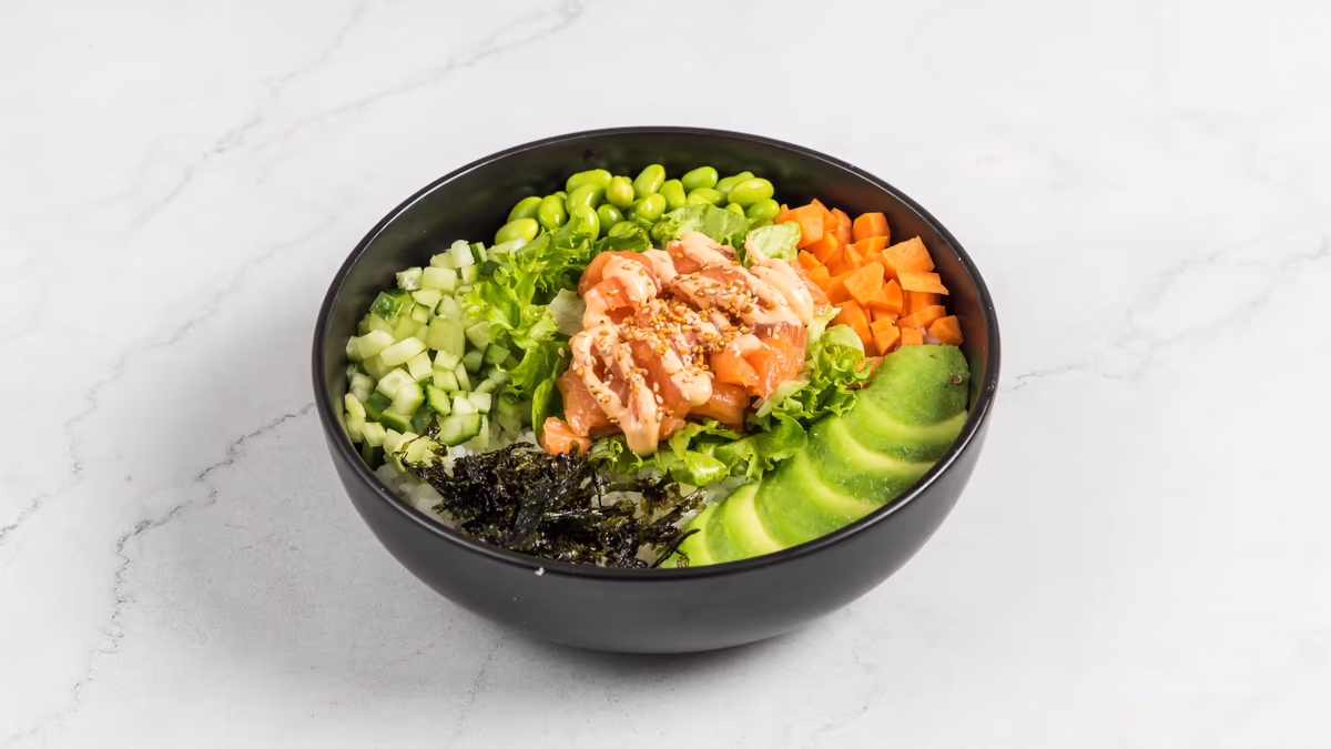 Poke bowl με spicy mayo